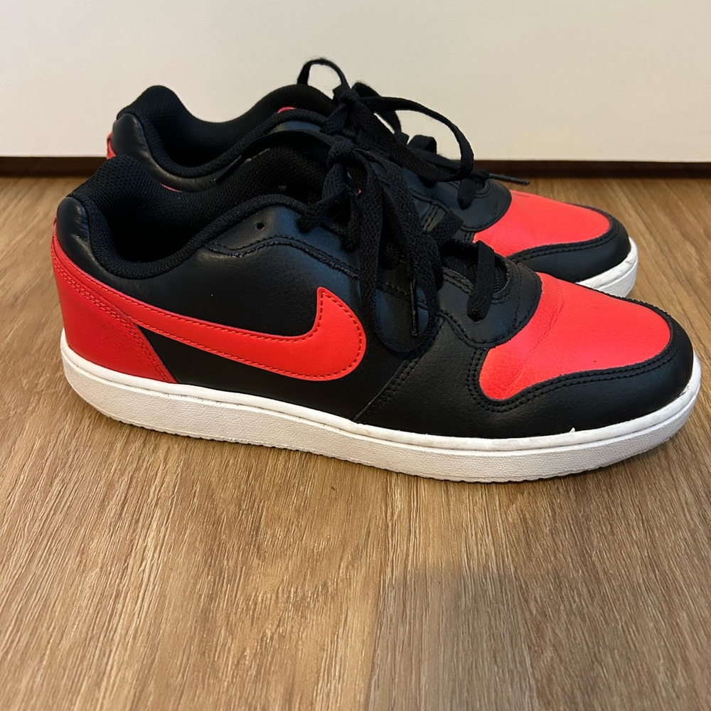 Men’s Nike Ebernon Black & Red Sneakers Size 8